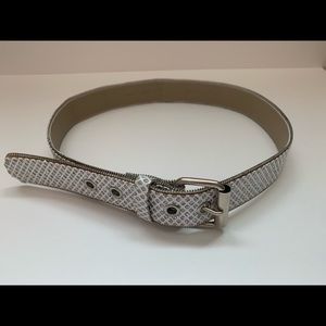 Sparkle/White zipper edge belt